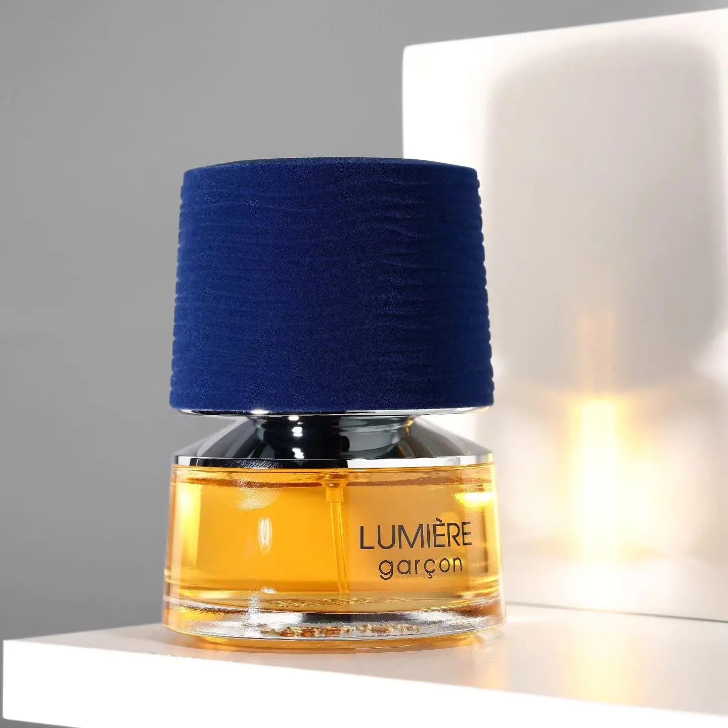 Flacon de parfum Lumière Garçon French Avenue Eau de Parfum 100 ml pour homme original
